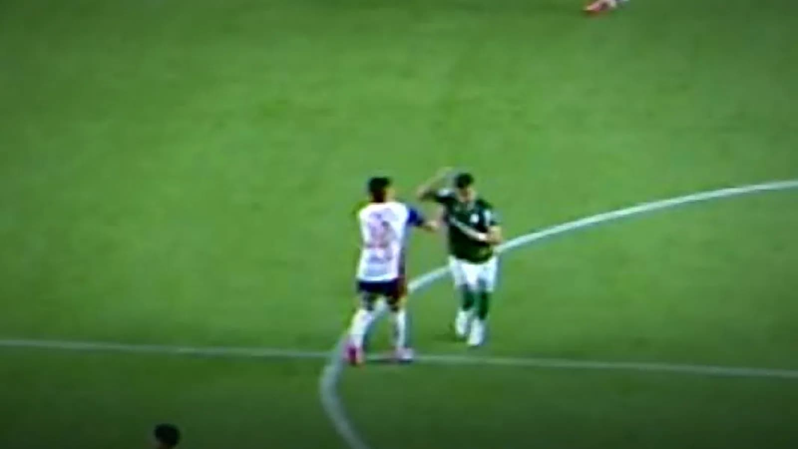 Andreas expulso após agressão