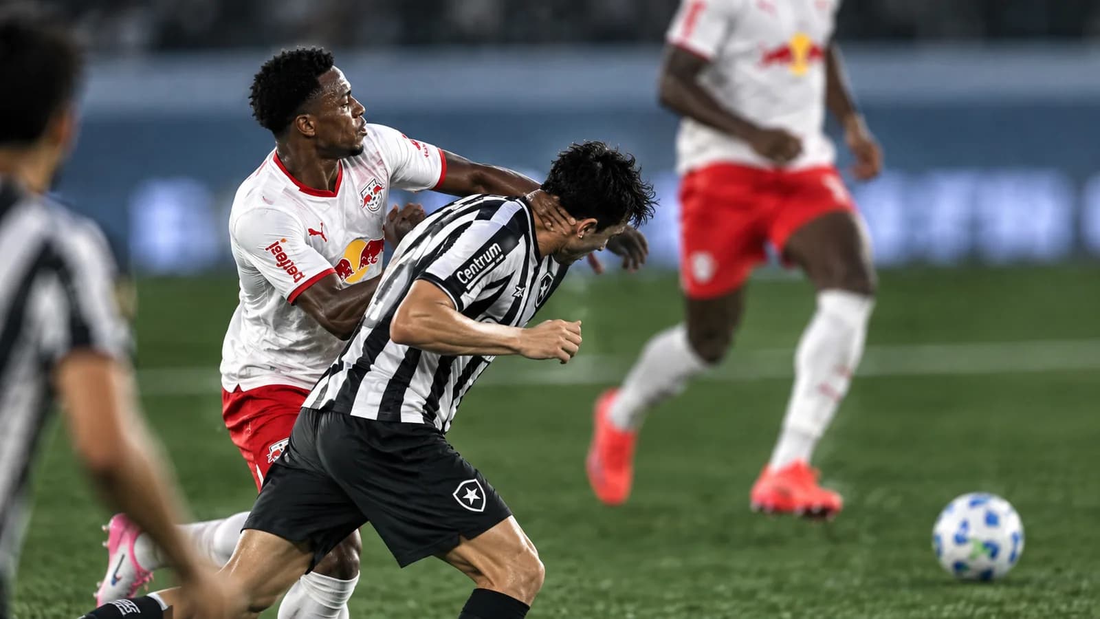 Foi correto Wallace Yan ter sido expulso contra o Botafogo?